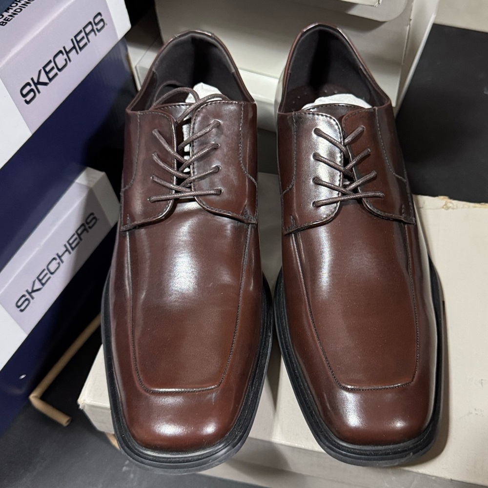 Kenneth Cole Men's Settle Oxford 9.5 - Picture 4 of 7